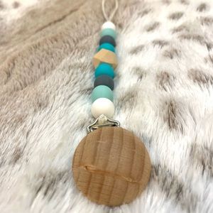 Silicone Beaded Paci Clip.